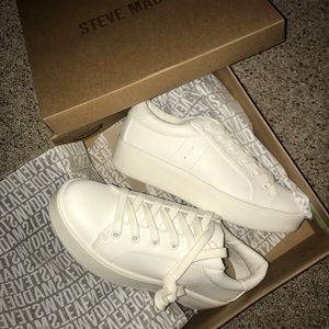 New Steve Madden white BERTIE sneaker